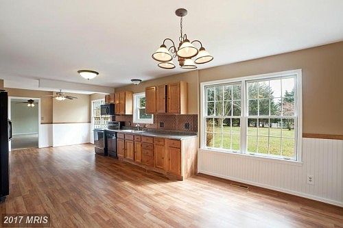 3rd image of 2327 Northcliff Dr