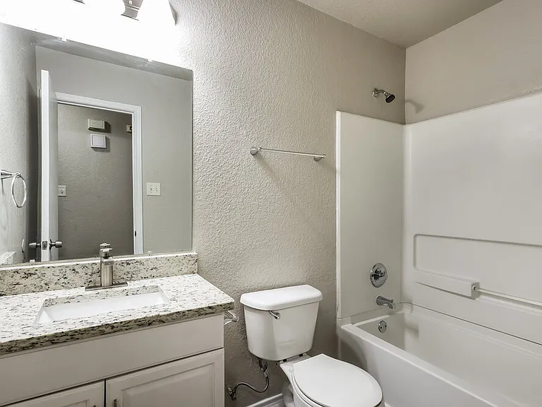 8007 Heights Valley — Photo 14