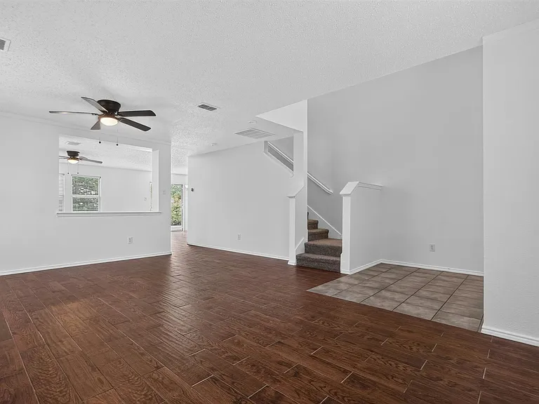 826 Hems Ln — Photo 11