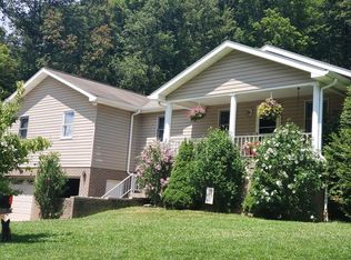 1091 Old Crow Rd, Beaver, WV 25813