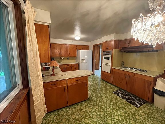 3rd image of 3334 Regina Ave