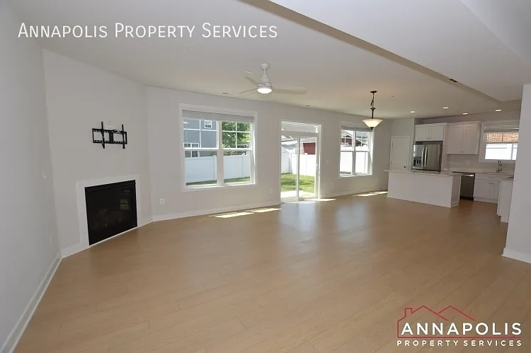 503 Highland Dr — Photo 4