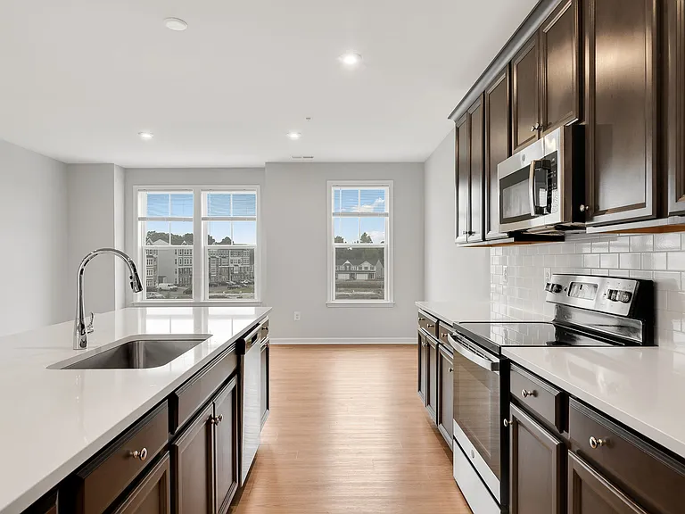 9229 Magellan Pkwy #B — Photo 1