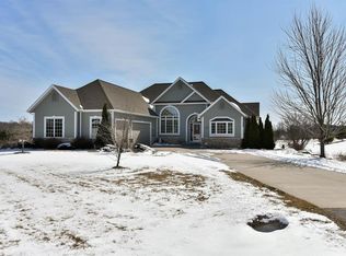 3199 Old Hickory Pl, West Bend, WI 53095