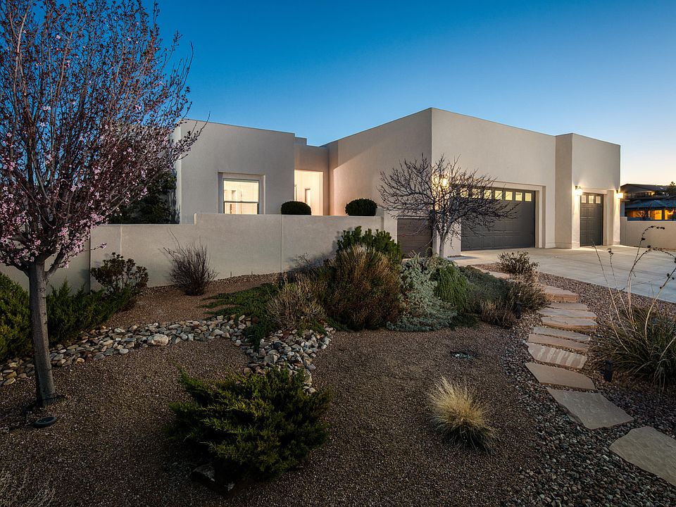 1st image of 1978 Castle Peak Loop NE