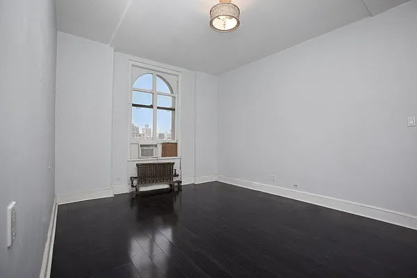 Sold by Nest Seekers International | media 9