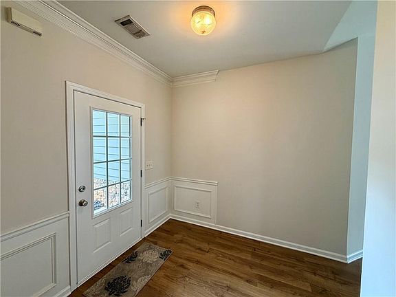 4th image of 66 Mercer Ln