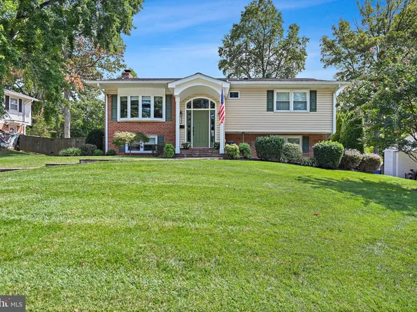 8231 McNeil St, Vienna, VA 22180