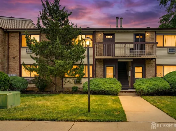 119 Cricket Ln, Woodbridge, NJ 07095