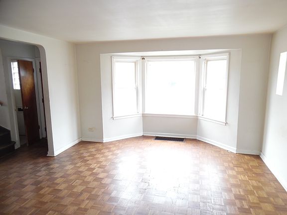 4th image of 9601 S Charles St