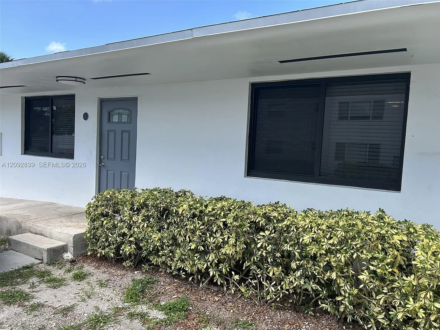 Biscayne Court — Photo 1
