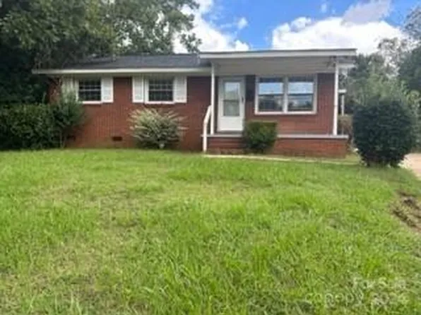 3215 Fowler Ct, Charlotte, NC 28216