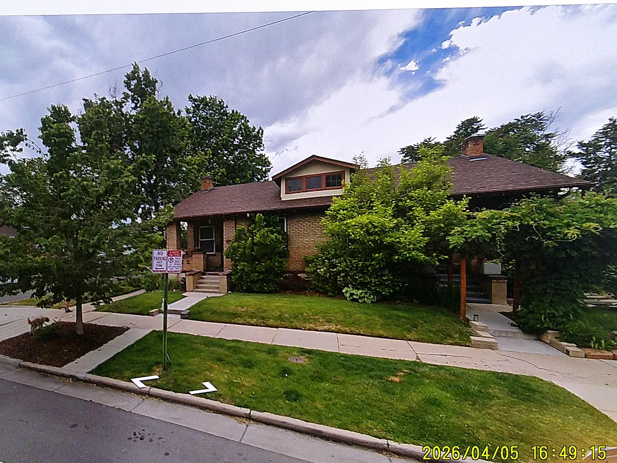 Building Photo - 999 S Washington St #995