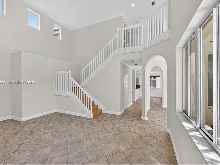 1115 Camellia Cir — Photo 4