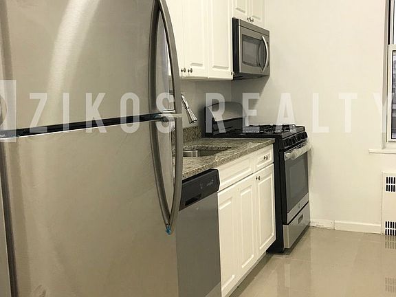 4th image of 2548 34th St APT 3C