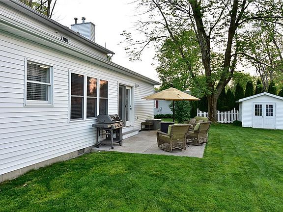 4th image of 12624 Hickory Dr