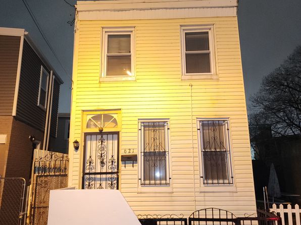 621 Henry St