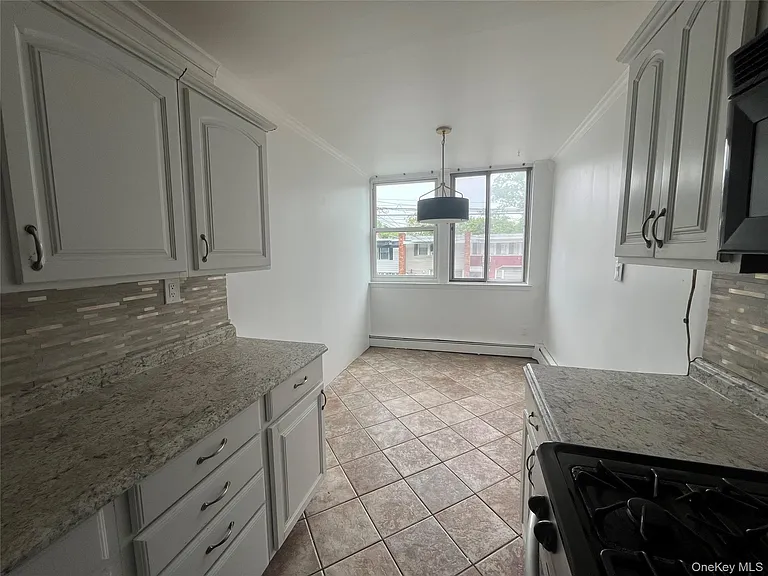 156 Coolidge St — Photo 5