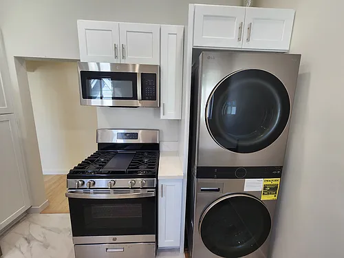 737 N Ridgewood Pl #1/2 Photo 1