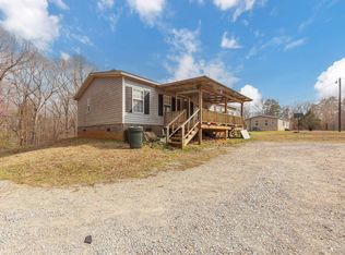 1040 River Rd, Bolivar, TN 38008