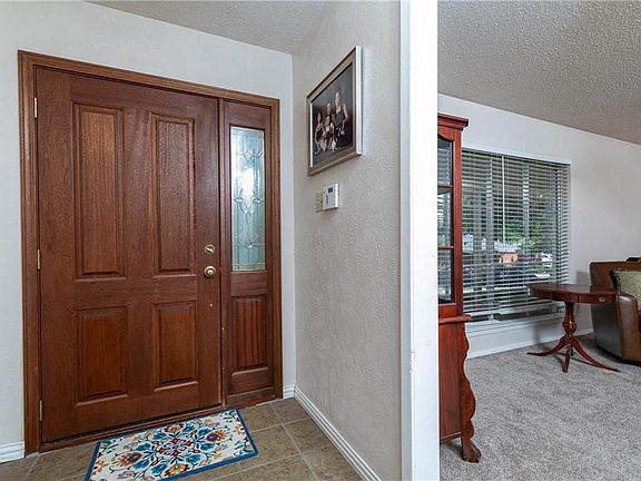 2nd image of 811 Vail Dr
