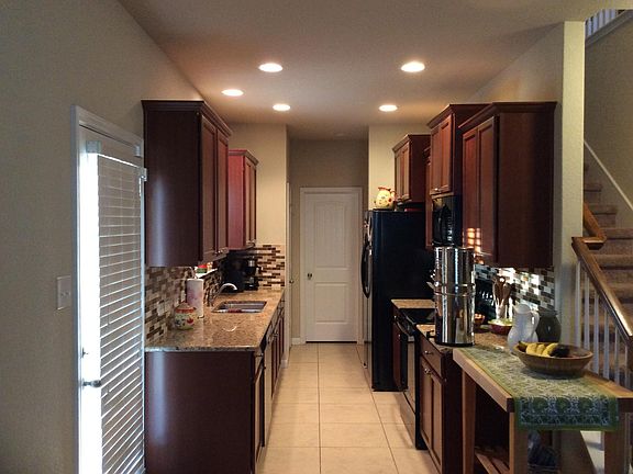 3rd image of 2217 Meadow View Dr