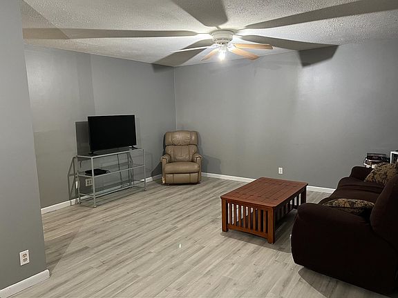 5th image of 818 Vassar Dr