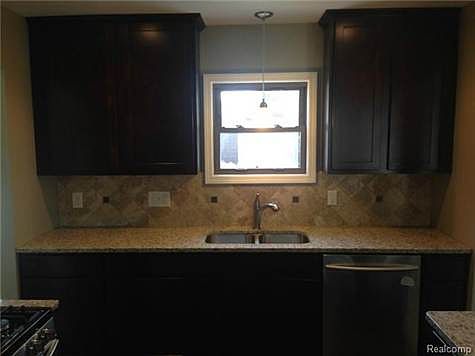 3rd image of 23054 Recreation St