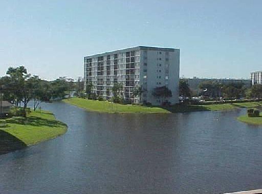 4th image of 2238 N Cypress Bend Dr APT 301