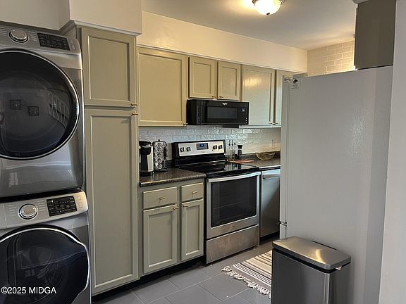 4th image of 623 Willow Creek Dr #623
