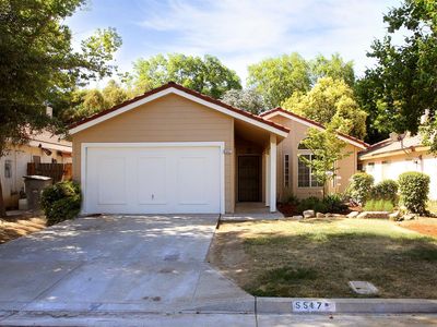 5547 W Vartikian Ave, Fresno, CA, 93722