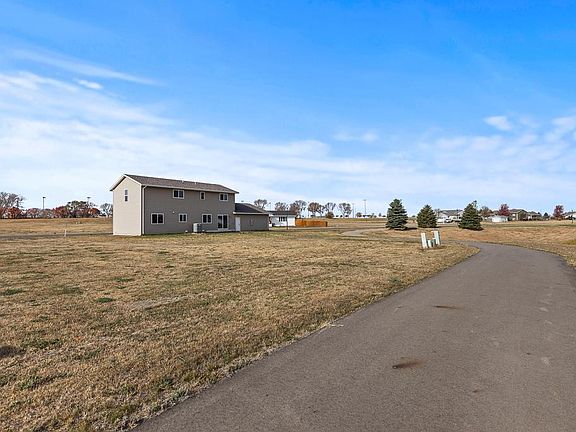 5th image of 501 Brussels Ct