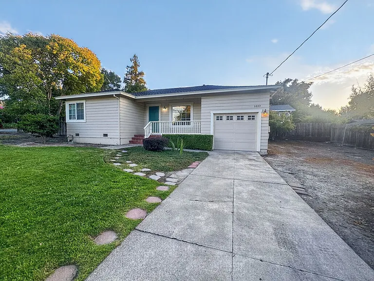 1807 San Miguel Dr — Photo 2