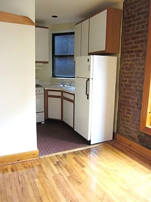 Rented by City Connections Realty | media 8