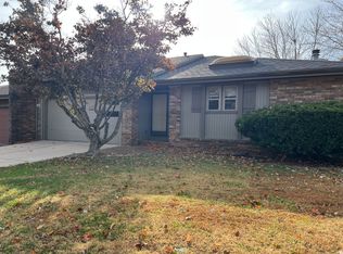 2140 E Wornall Pl, Springfield, MO 65804