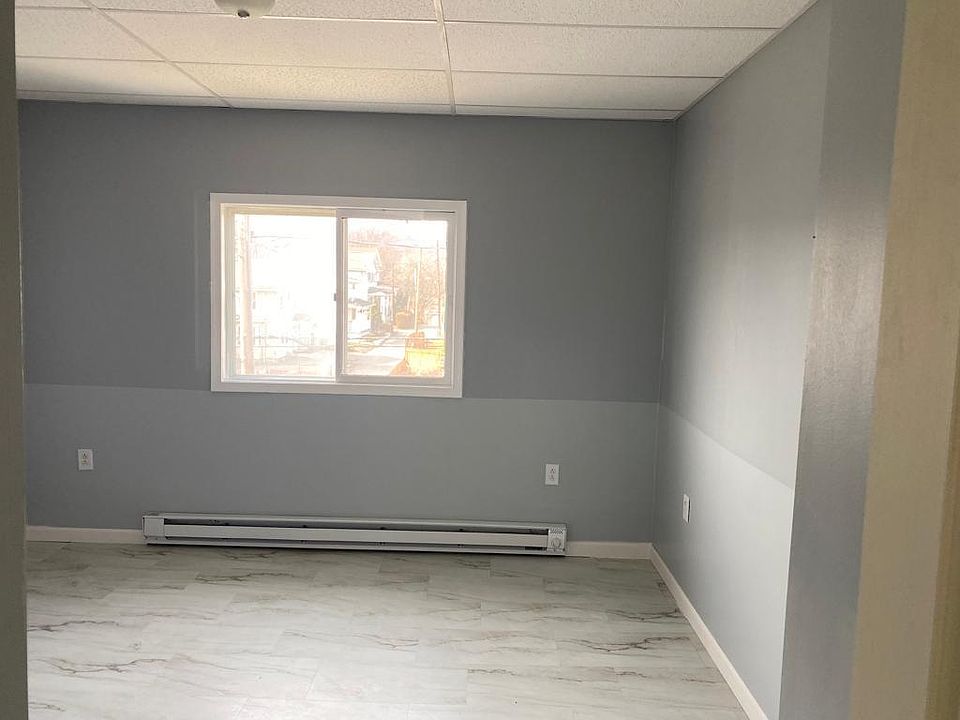 1st image of 331 S Hyde Park Ave