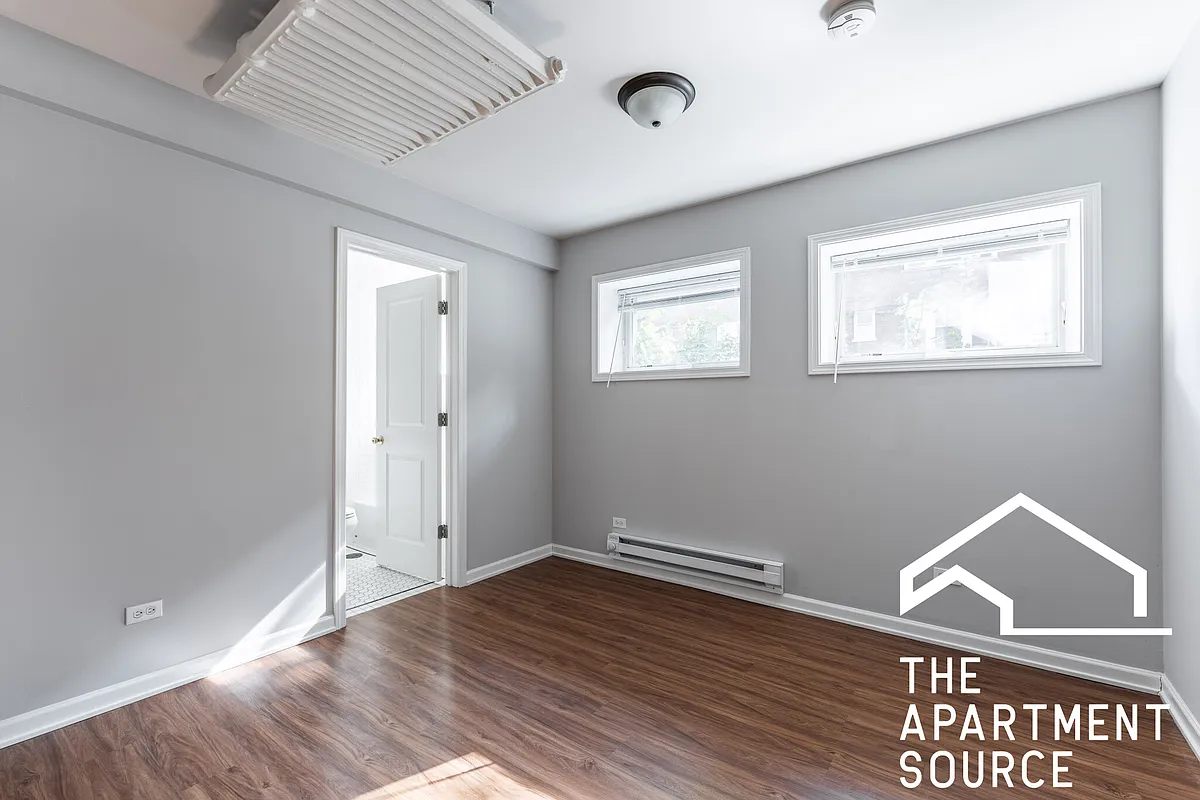 Building Photo - 4714 N Racine Ave #3