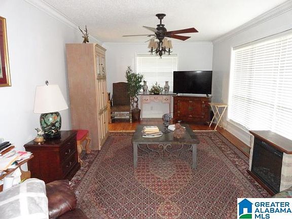 3rd image of 460 Roseta Dr