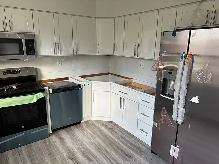 1660 Bluebird Dr #B — Photo 2