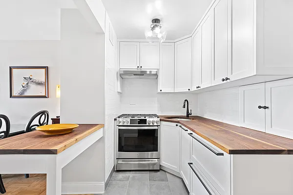 Sold by Compass | media 2