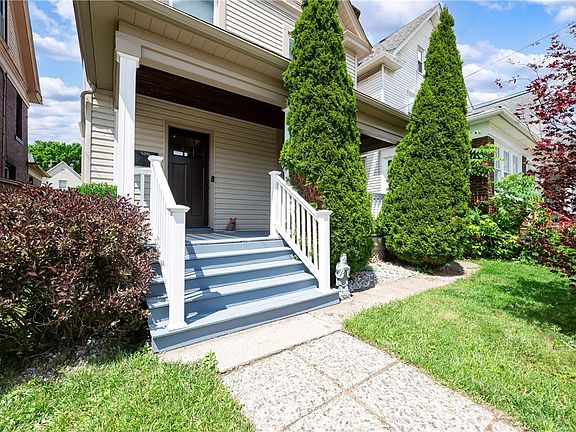 3rd image of 136 Mercer St