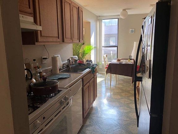 2nd image of 62 Shrewsbury Green Dr Unit F