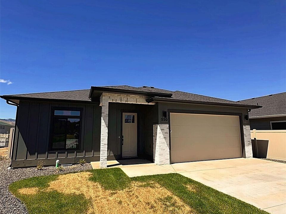 2nd image of 550 S Oasis Loop