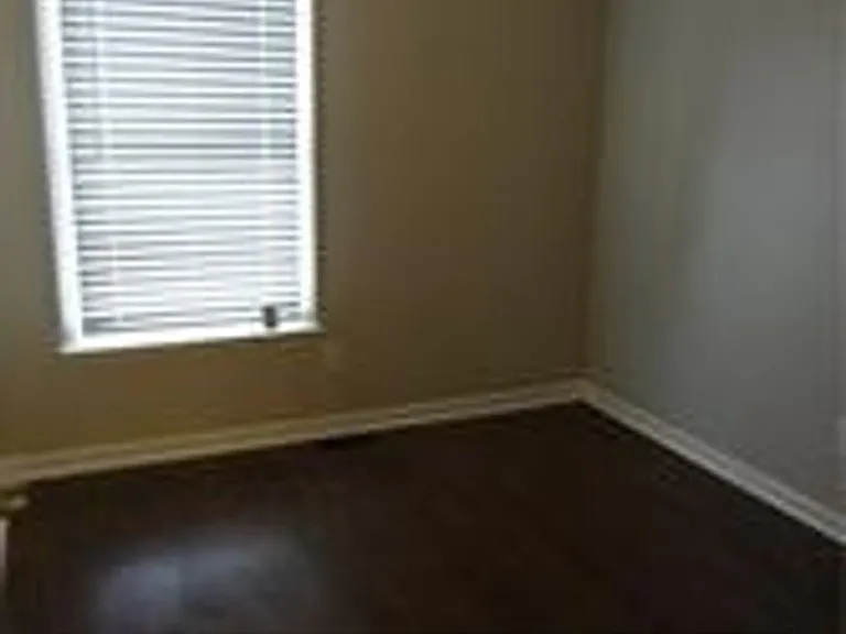 7105 Kearny Ave — Photo 13