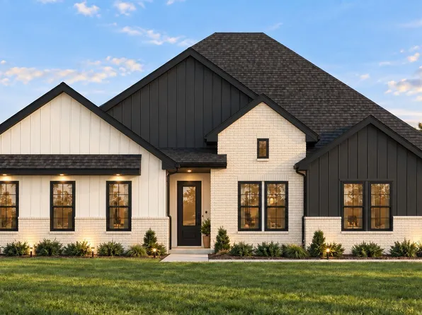 4004 Enclave Dr, Longview, TX 75605