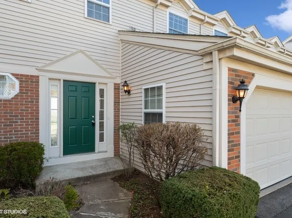 857 Village Cir, Marengo, IL 60152