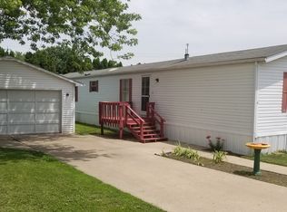 8 Countryside Est, Sandwich, IL 60548
