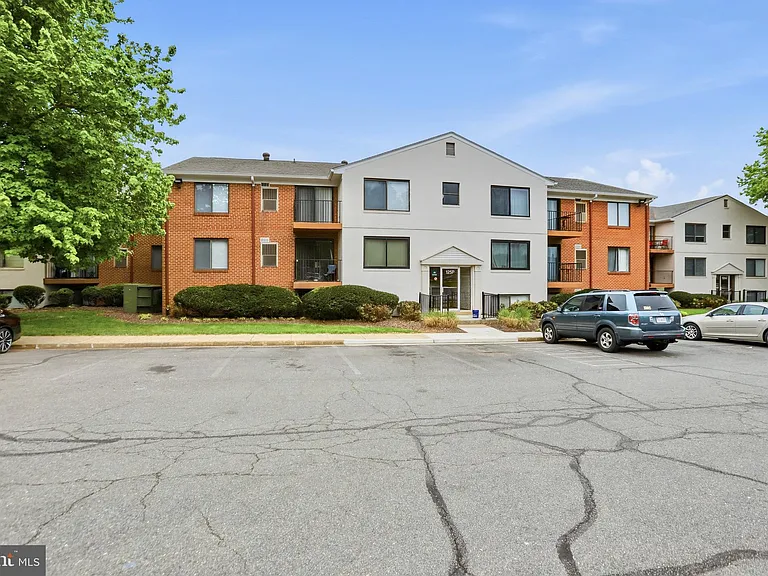 125 Clubhouse Dr SW #P-10 — Photo 1