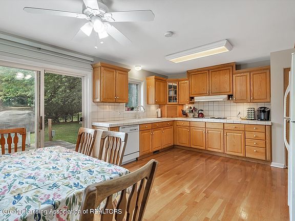 2nd image of 1603 Forest Hills Dr