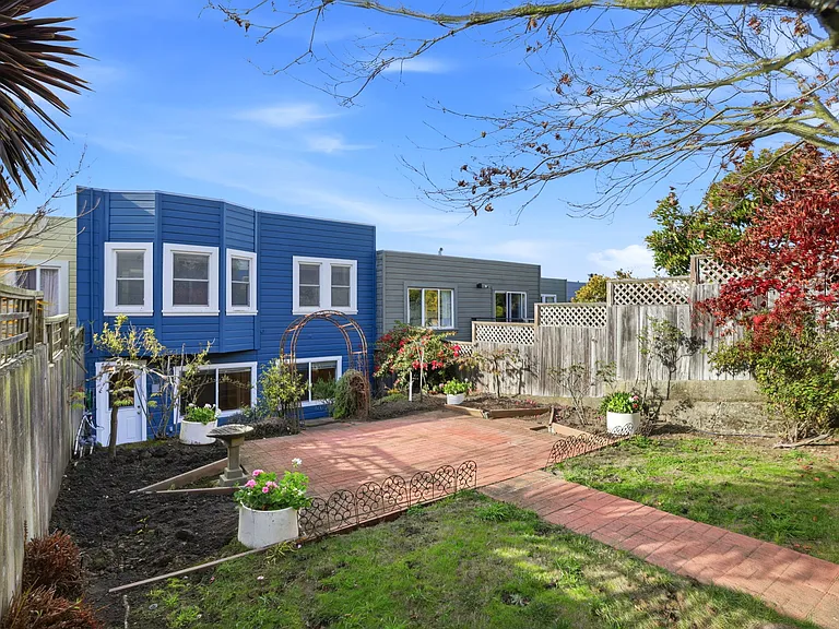 1742 18th Ave — Photo 31